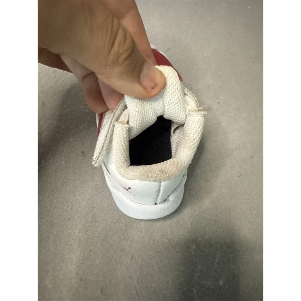Nike Air Jordan CZ0906-16 Red Sneakers Sz-4C. toddler Unisex‎